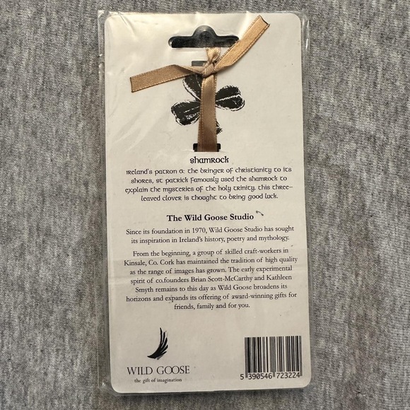 Wild Goose Studio Irish Shamrock bronze pendant st. Patricks day jewelry pendant - Picture 2 of 2